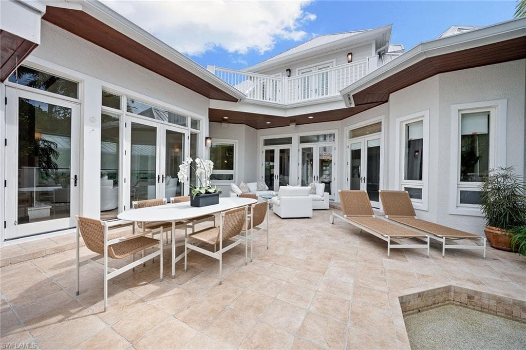 429 14th Ave S, Naples, FL 34102-45