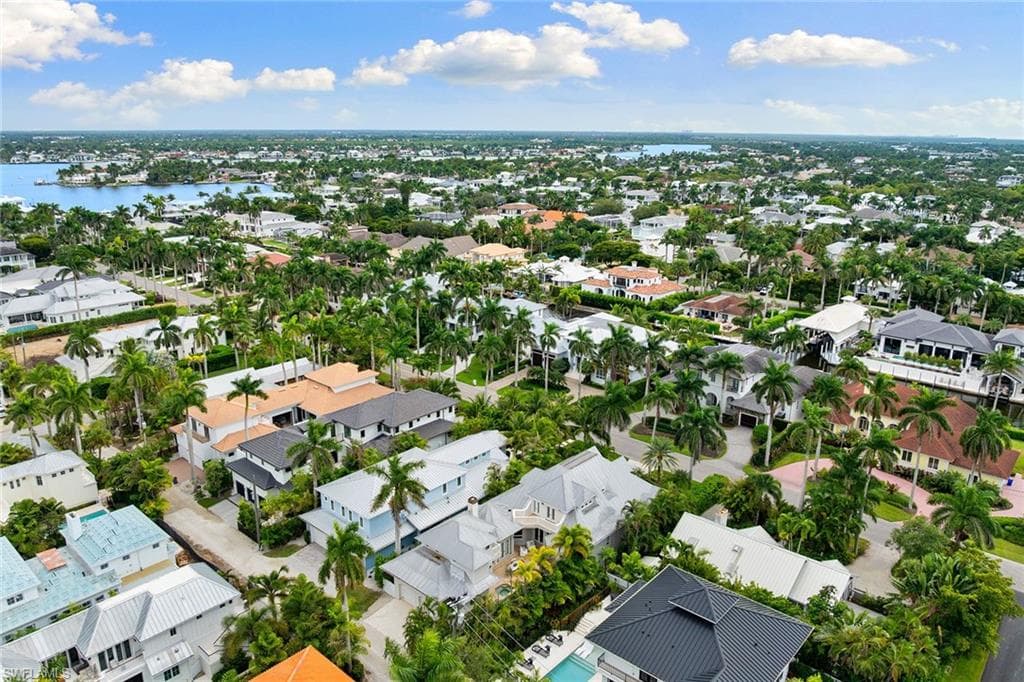 429 14th Ave S, Naples, FL 34102-50
