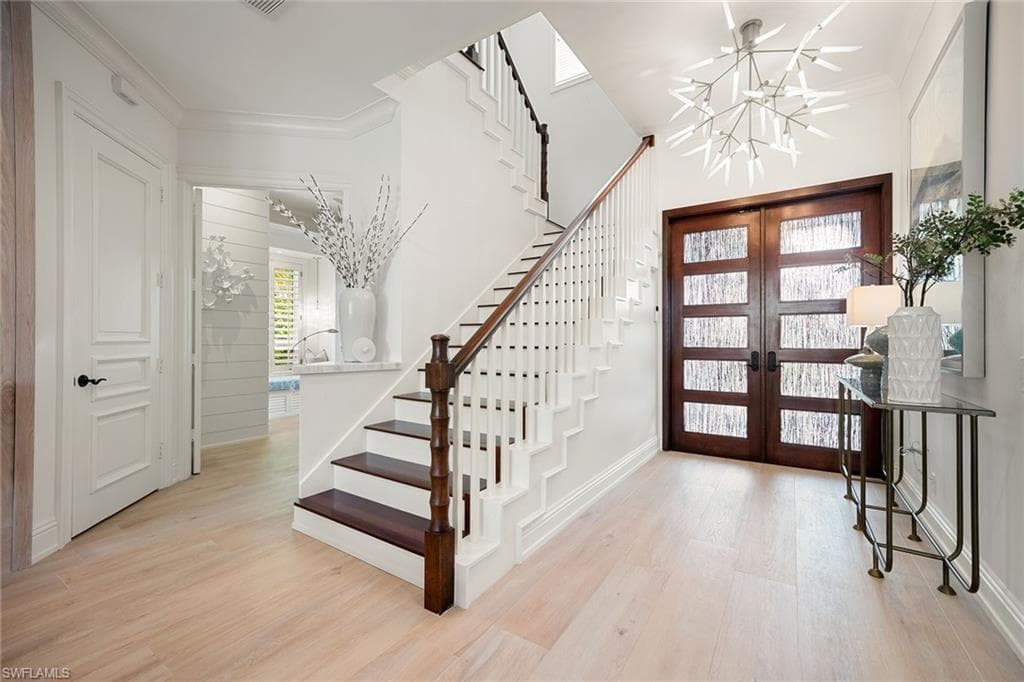 429 14th Ave S, Naples, FL 34102-4