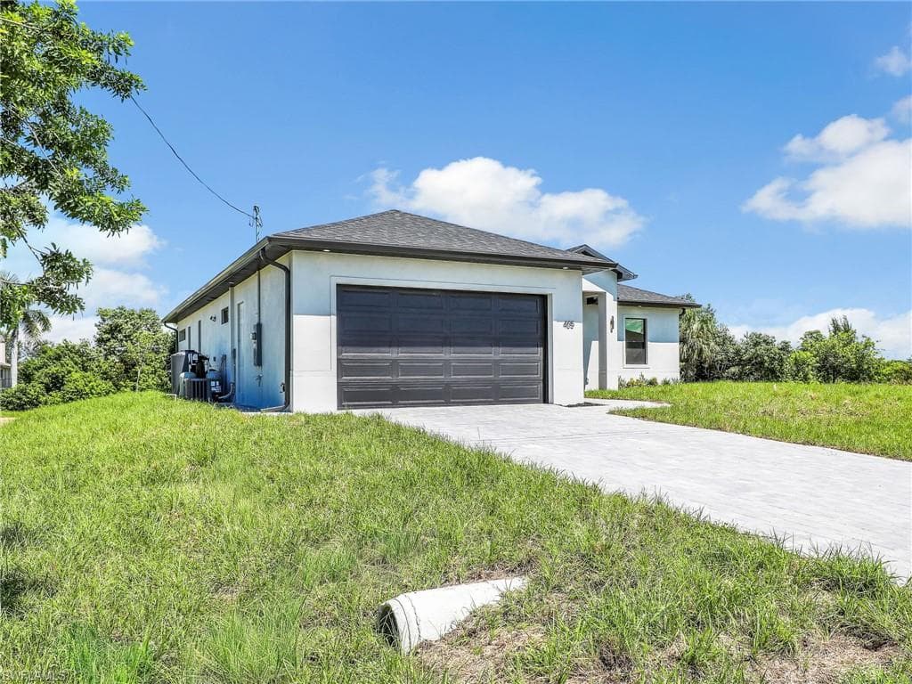 405 14th St, Cape Coral, FL 33993-2