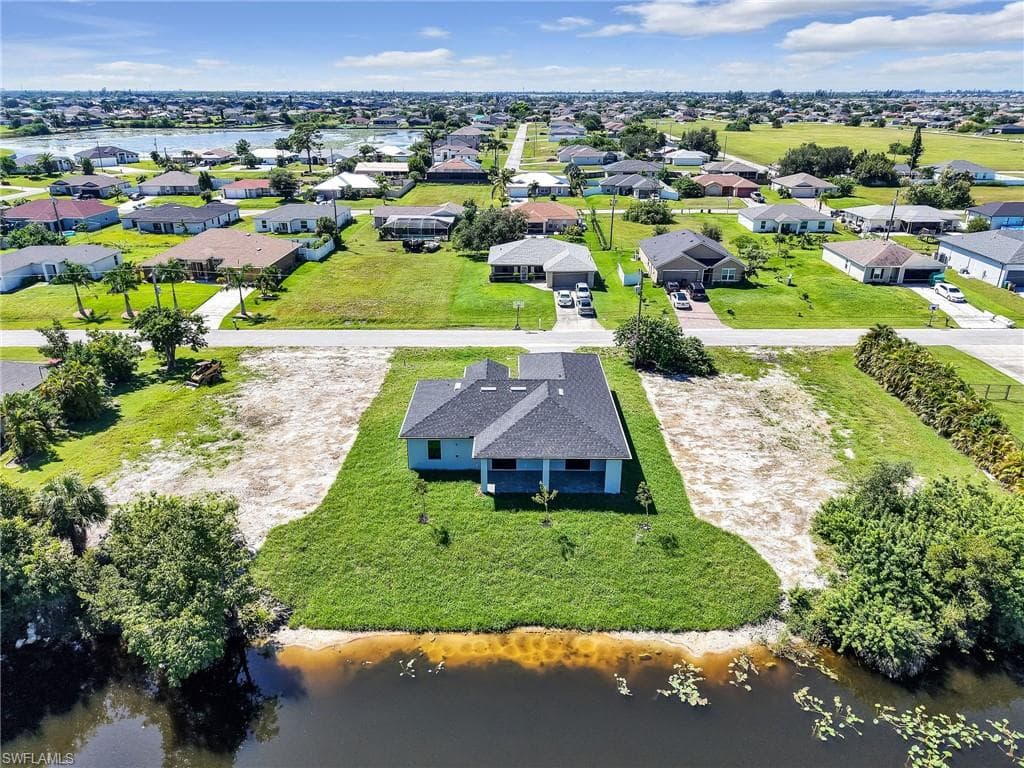 405 14th St, Cape Coral, FL 33993-6