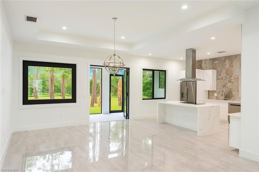 642 Everglades Blvd S, Naples, FL 34117-8