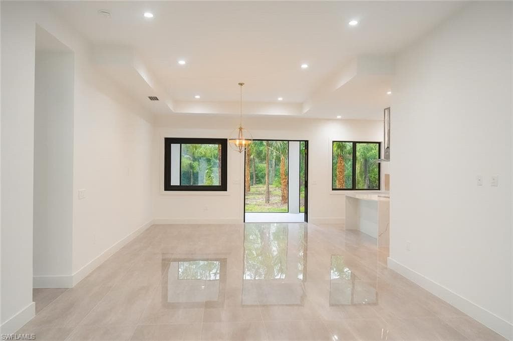 642 Everglades Blvd S, Naples, FL 34117-5