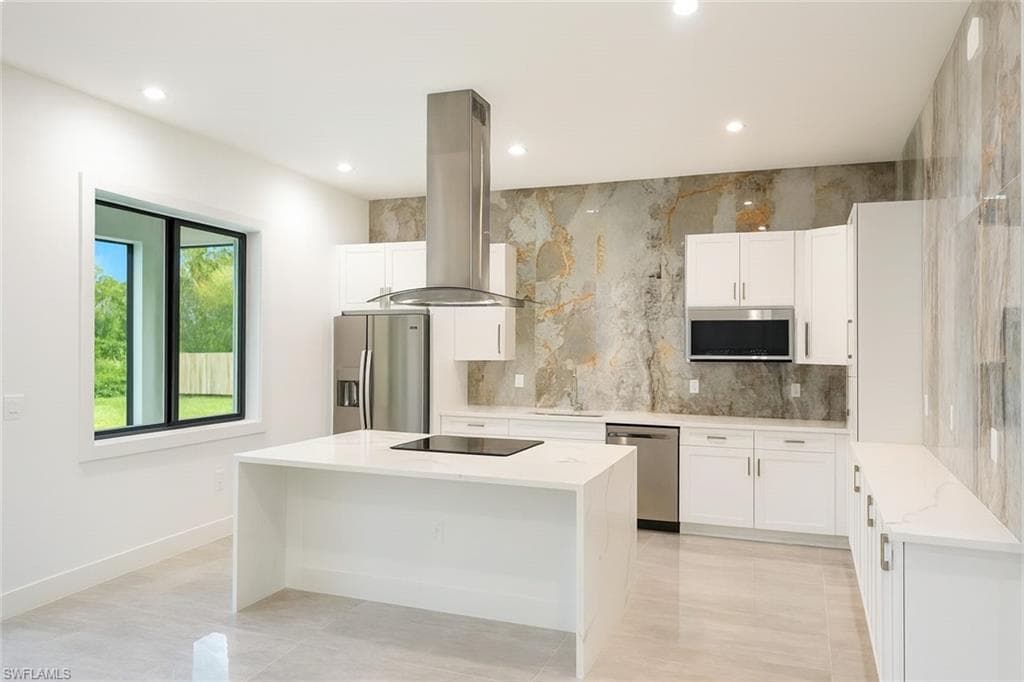 642 Everglades Blvd S, Naples, FL 34117-7