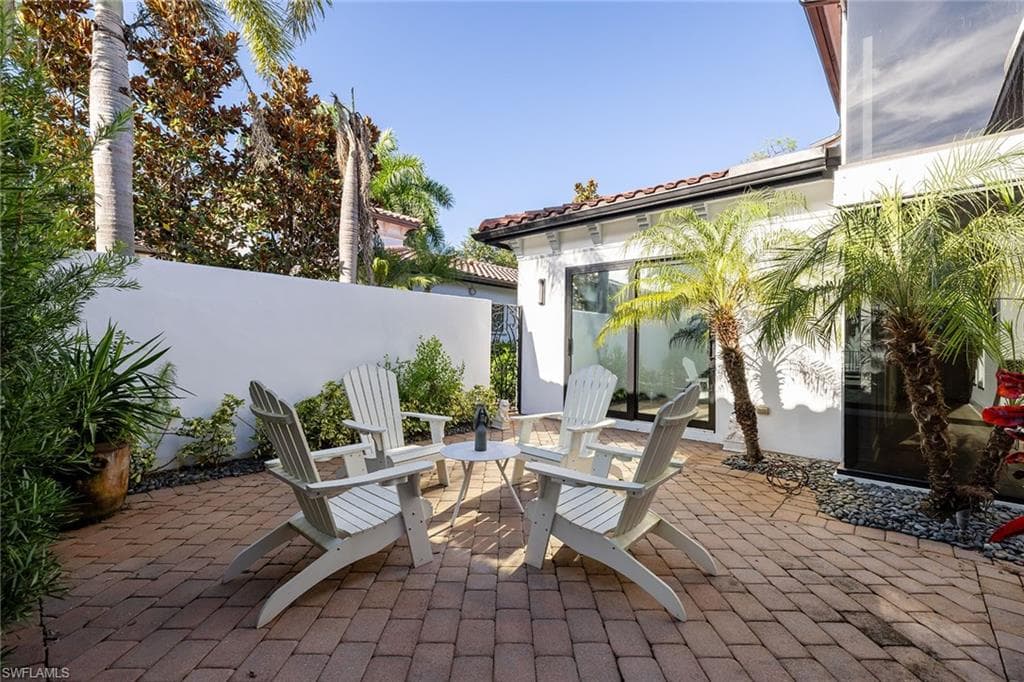 16811 Cabreo Dr, Naples, FL 34110-19