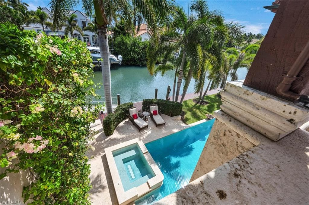 2233 Forrest Ln, Naples, FL 34102-14