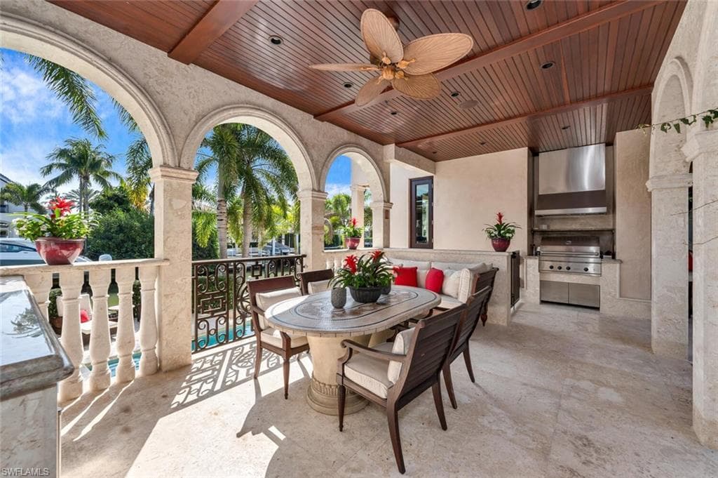 2233 Forrest Ln, Naples, FL 34102-18