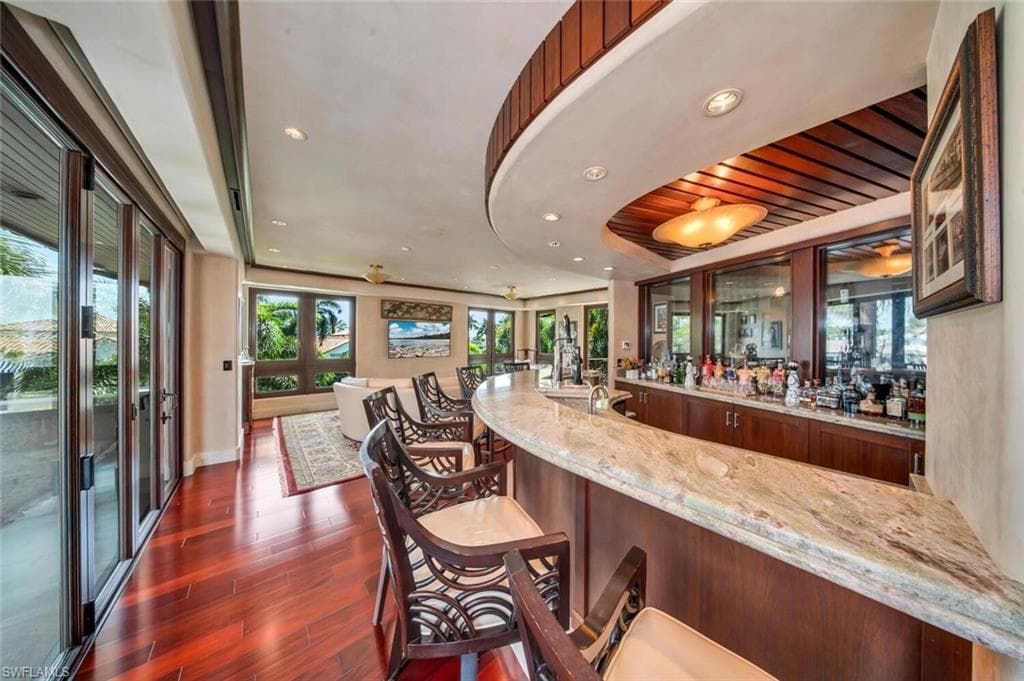 2233 Forrest Ln, Naples, FL 34102-29