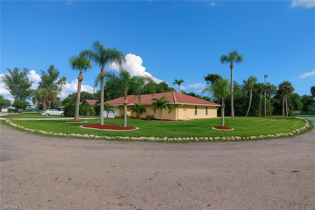 158 Dow Ln, North Fort Myers, FL 33917-26