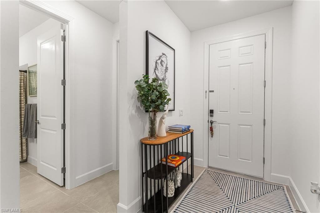 10518 Ventana Ct, Naples, FL 34120-20