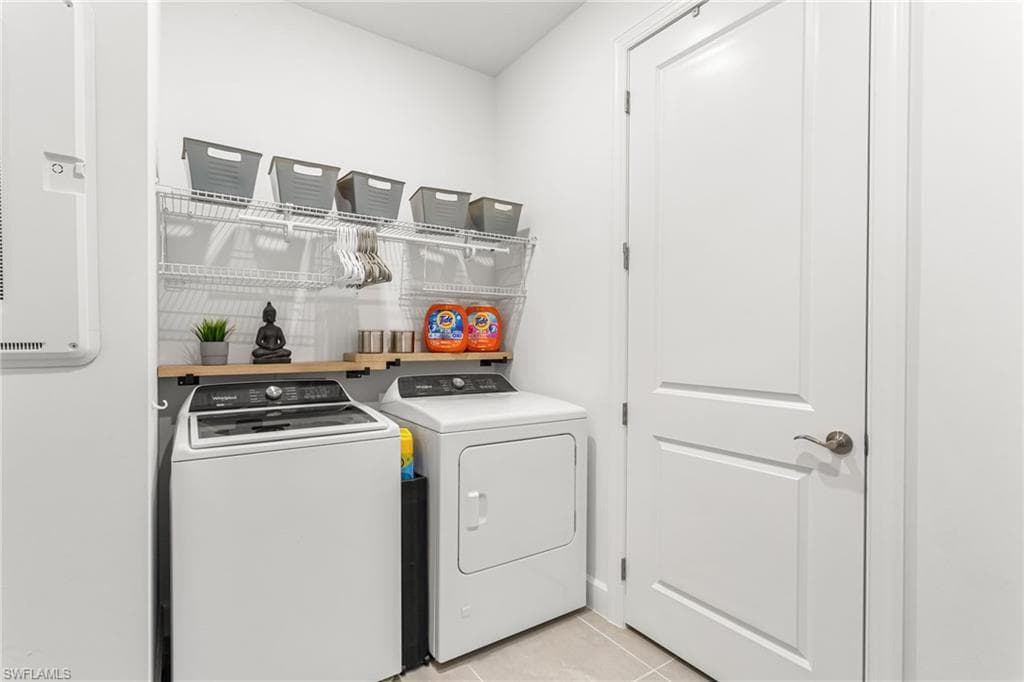 10518 Ventana Ct, Naples, FL 34120-23