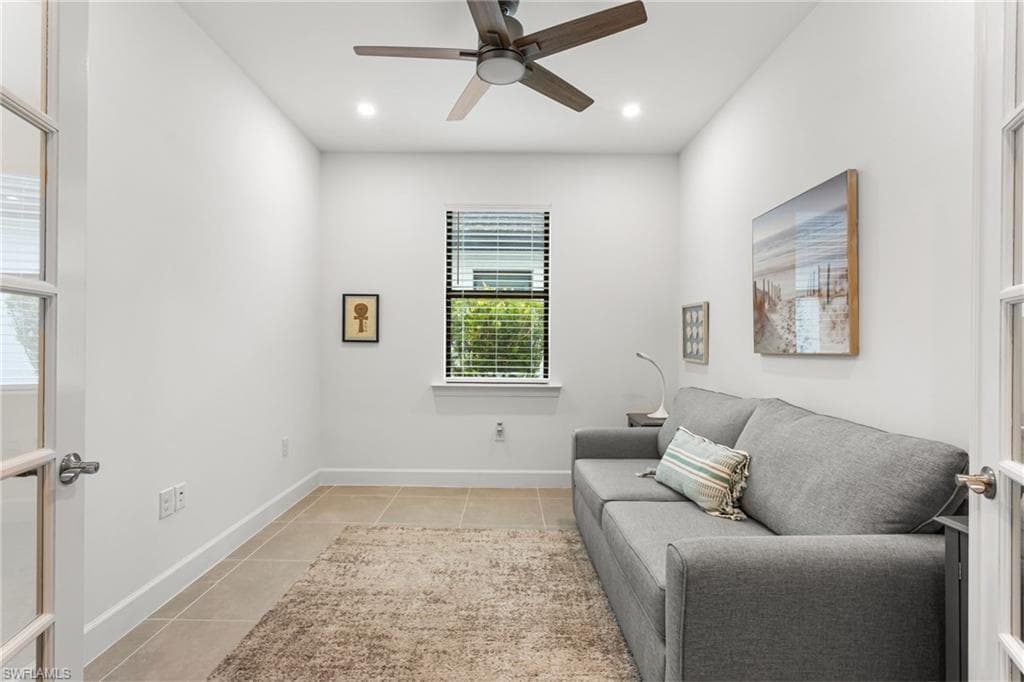 10518 Ventana Ct, Naples, FL 34120-25