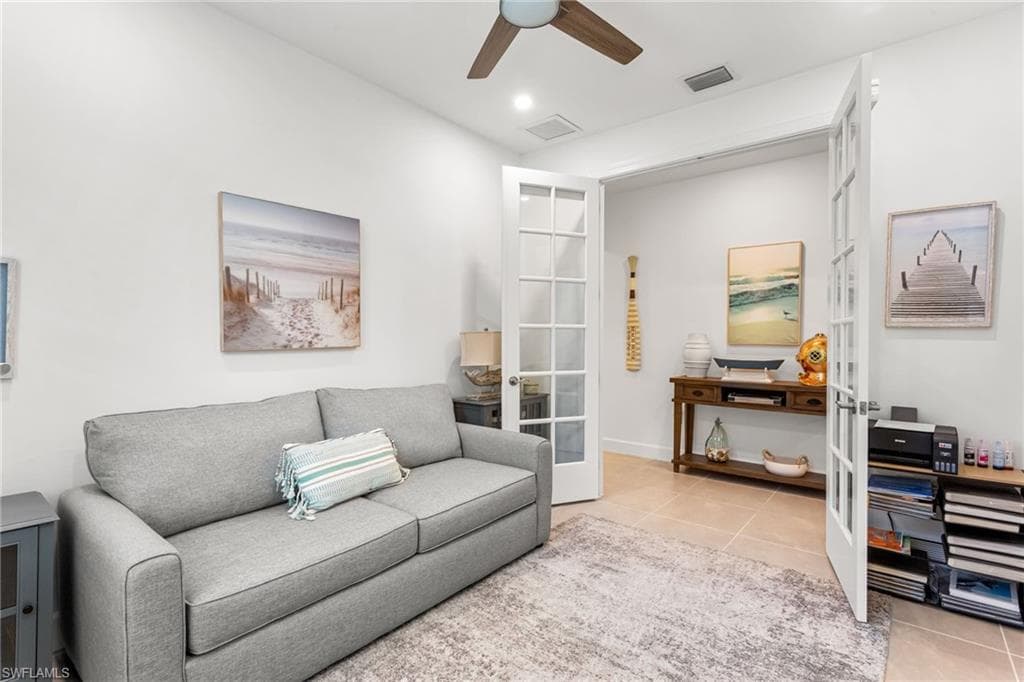 10518 Ventana Ct, Naples, FL 34120-26