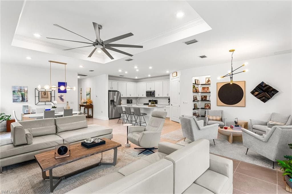 10518 Ventana Ct, Naples, FL 34120-4