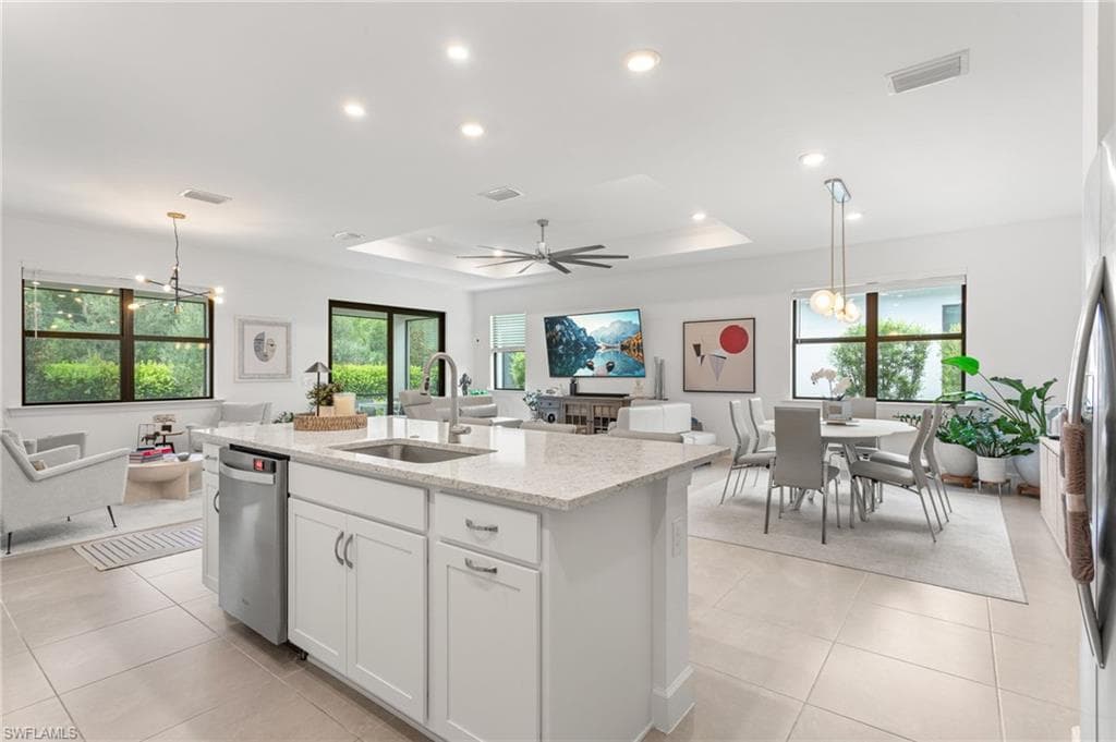 10518 Ventana Ct, Naples, FL 34120-6