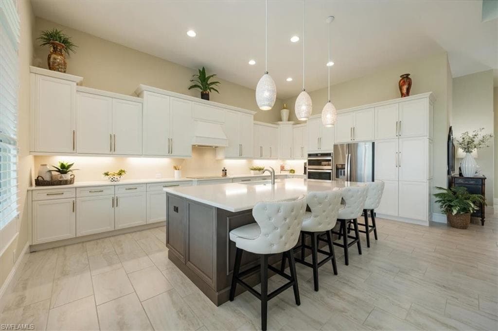 6152 Rodney Bay Ln, Naples, FL 34113-8