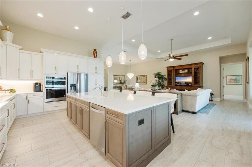 6152 Rodney Bay Ln, Naples, FL 34113-10