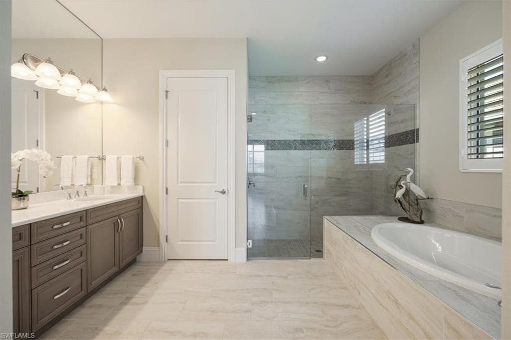 6152 Rodney Bay Ln, Naples, FL 34113-19