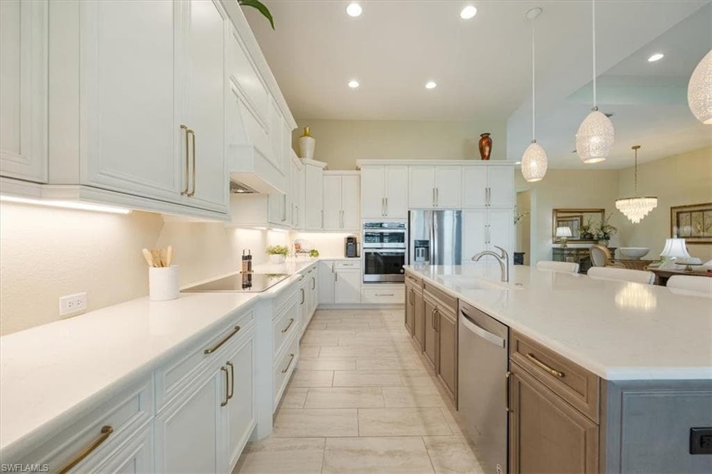 6152 Rodney Bay Ln, Naples, FL 34113-7
