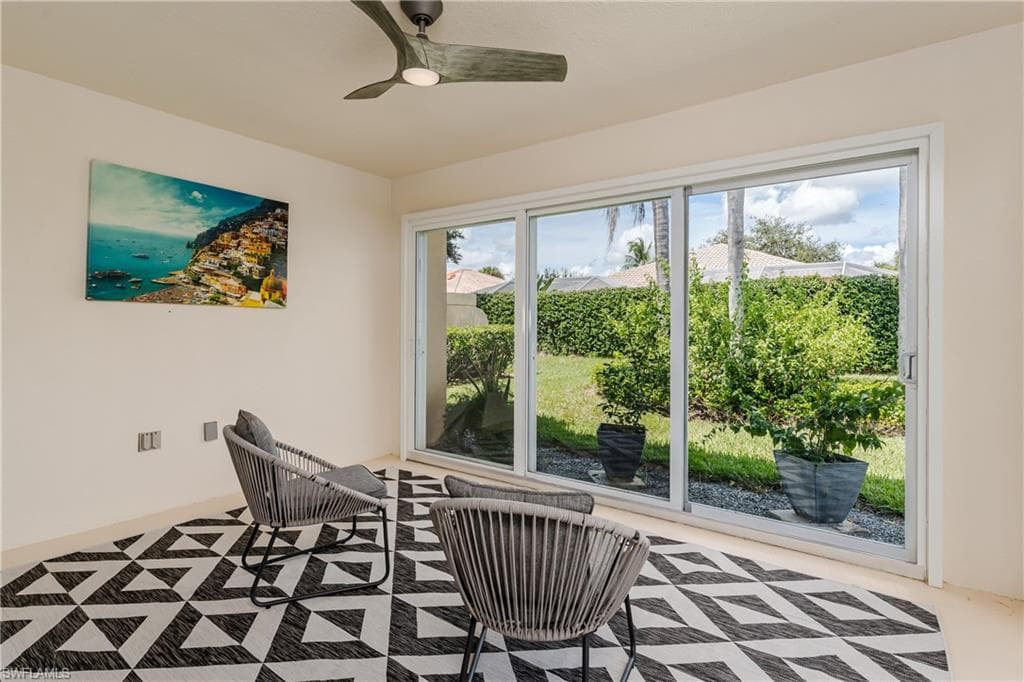 4949 Kingston Way, Naples, FL 34119-8