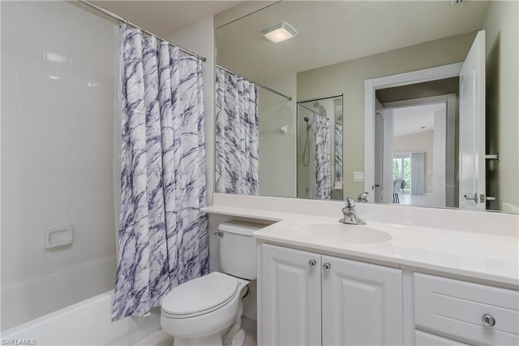 4949 Kingston Way, Naples, FL 34119-17