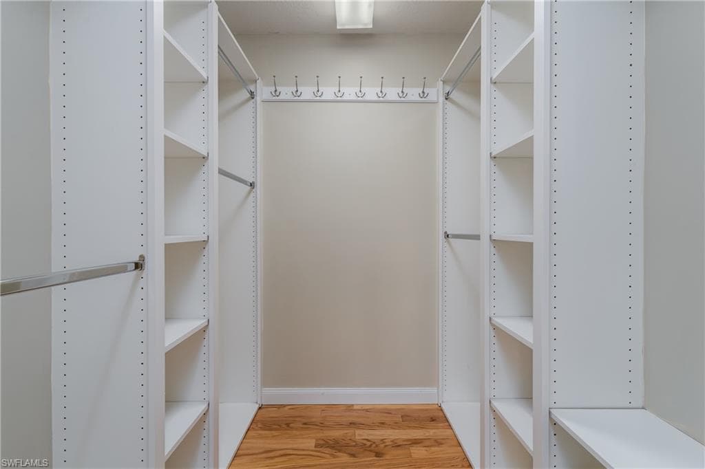 4949 Kingston Way, Naples, FL 34119-18