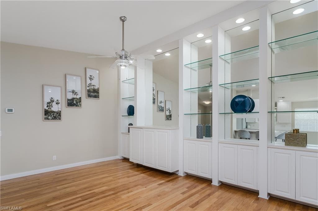 4949 Kingston Way, Naples, FL 34119-19