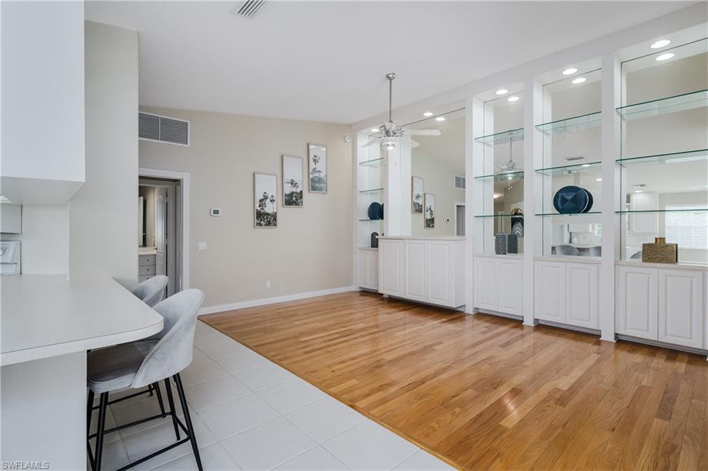 4949 Kingston Way, Naples, FL 34119-21