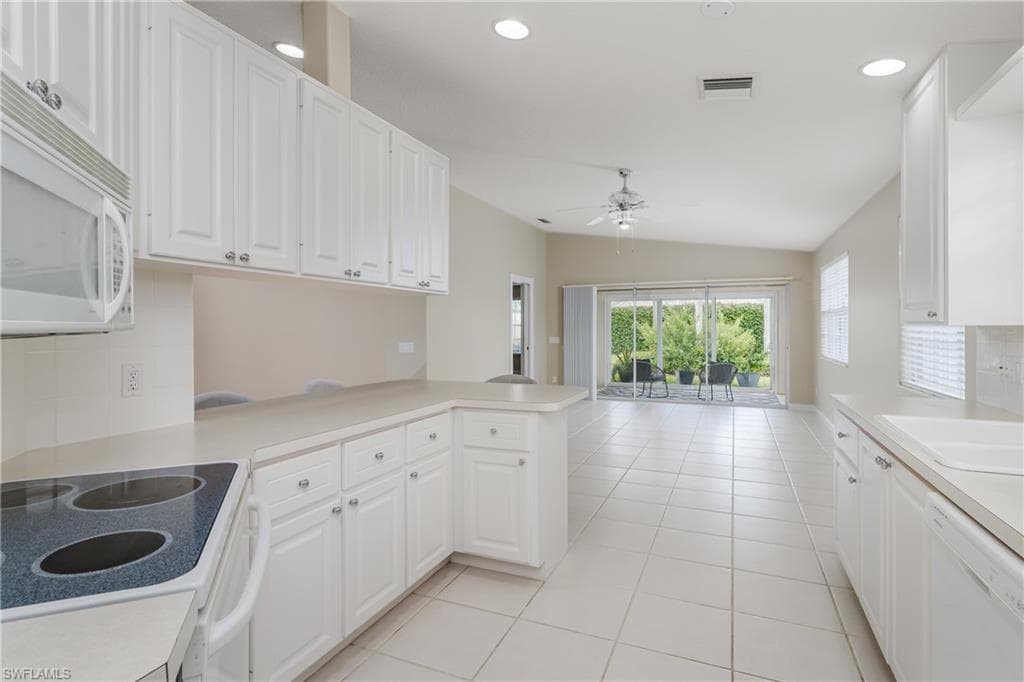 4949 Kingston Way, Naples, FL 34119-23