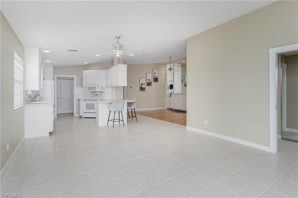 4949 Kingston Way, Naples, FL 34119-29