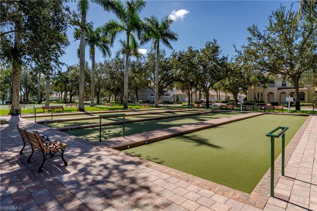 4949 Kingston Way, Naples, FL 34119-36