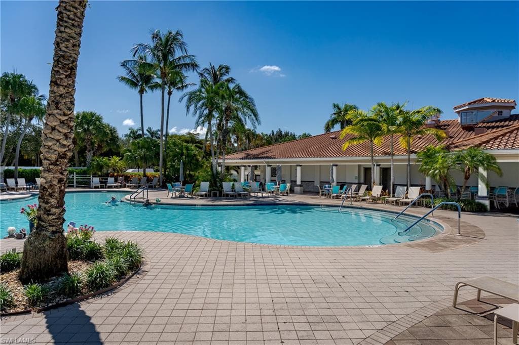 4949 Kingston Way, Naples, FL 34119-38