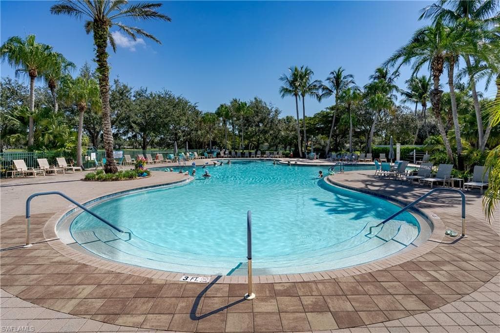 4949 Kingston Way, Naples, FL 34119-39