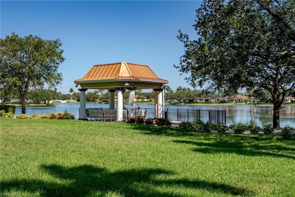 4949 Kingston Way, Naples, FL 34119-40