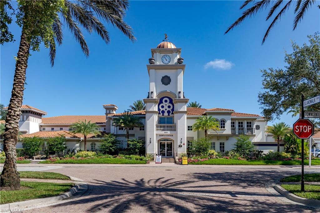 4949 Kingston Way, Naples, FL 34119-41