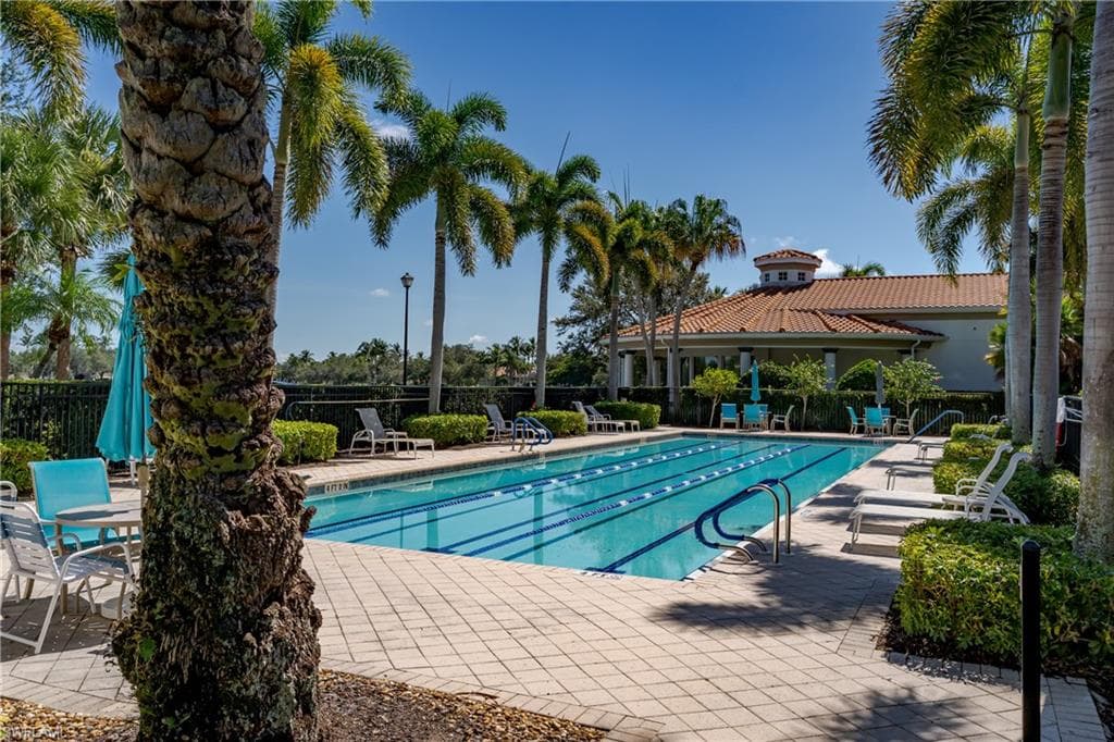 4949 Kingston Way, Naples, FL 34119-42