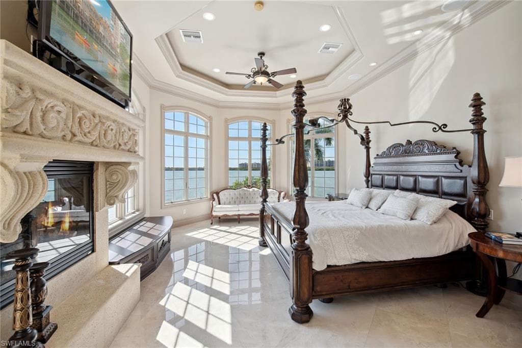 950 Giralda Ct, Marco Island, FL 34145-24