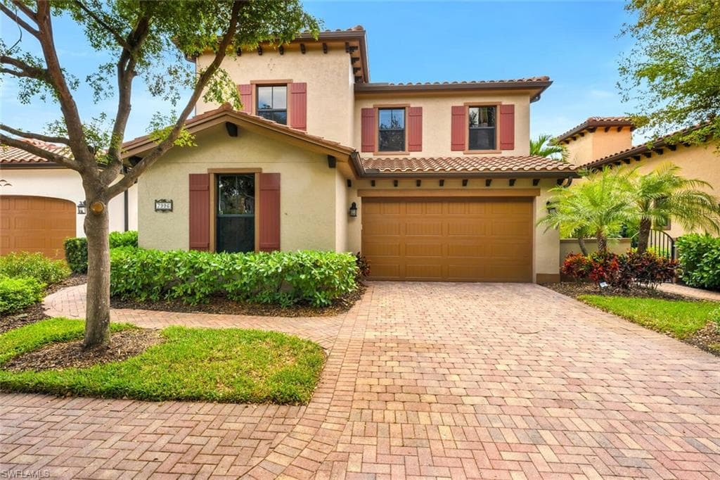 7996 Cordoba Pl, Naples, FL 34113-1