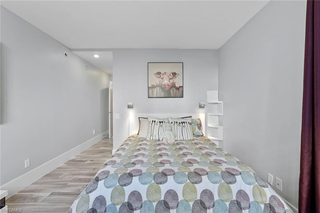 4401 Gulf Shore Blvd N C304, Naples, FL 34103-24