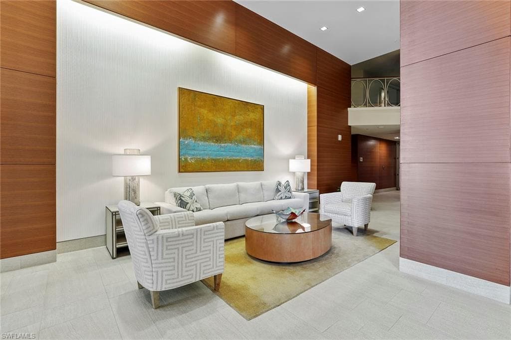 4401 Gulf Shore Blvd N C304, Naples, FL 34103-38