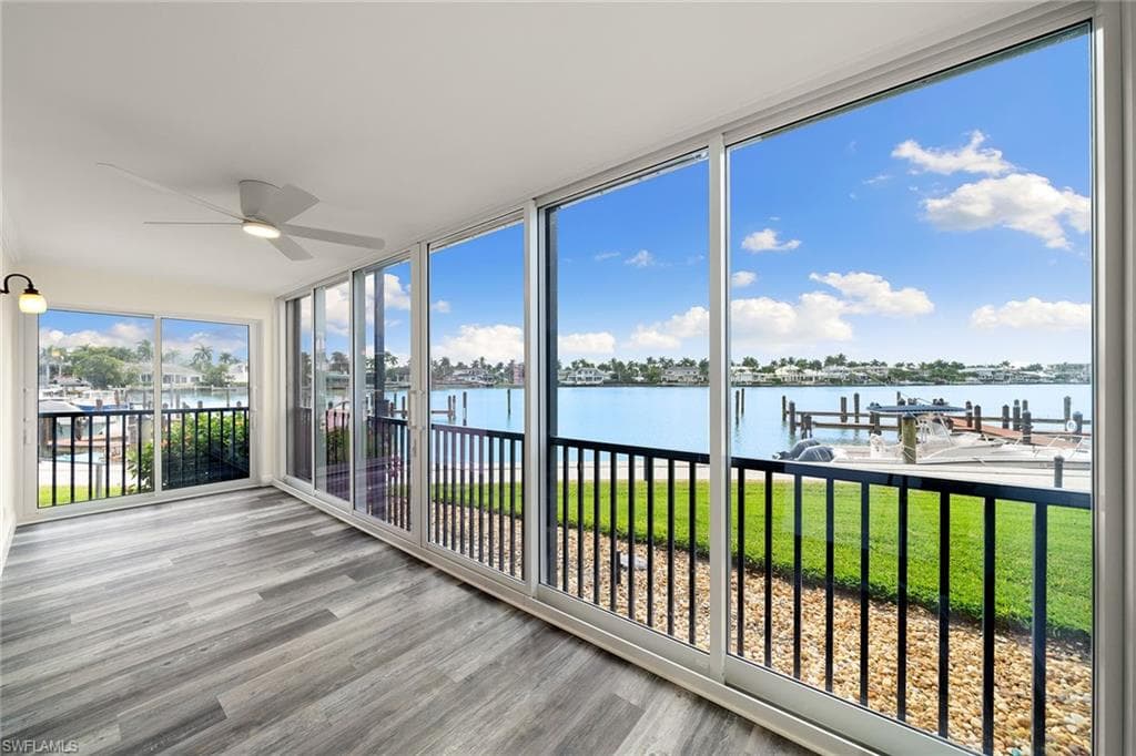 222 Harbour Dr 116, Naples, FL 34103-8