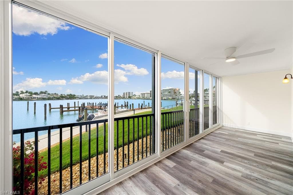 222 Harbour Dr 116, Naples, FL 34103-9