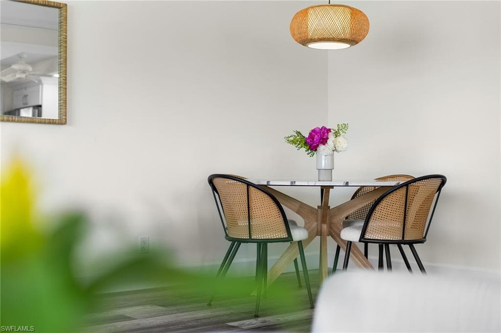 222 Harbour Dr 116, Naples, FL 34103-21