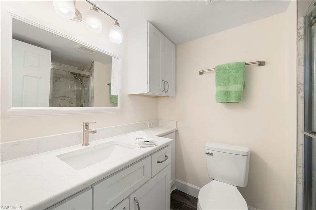 222 Harbour Dr 116, Naples, FL 34103-22