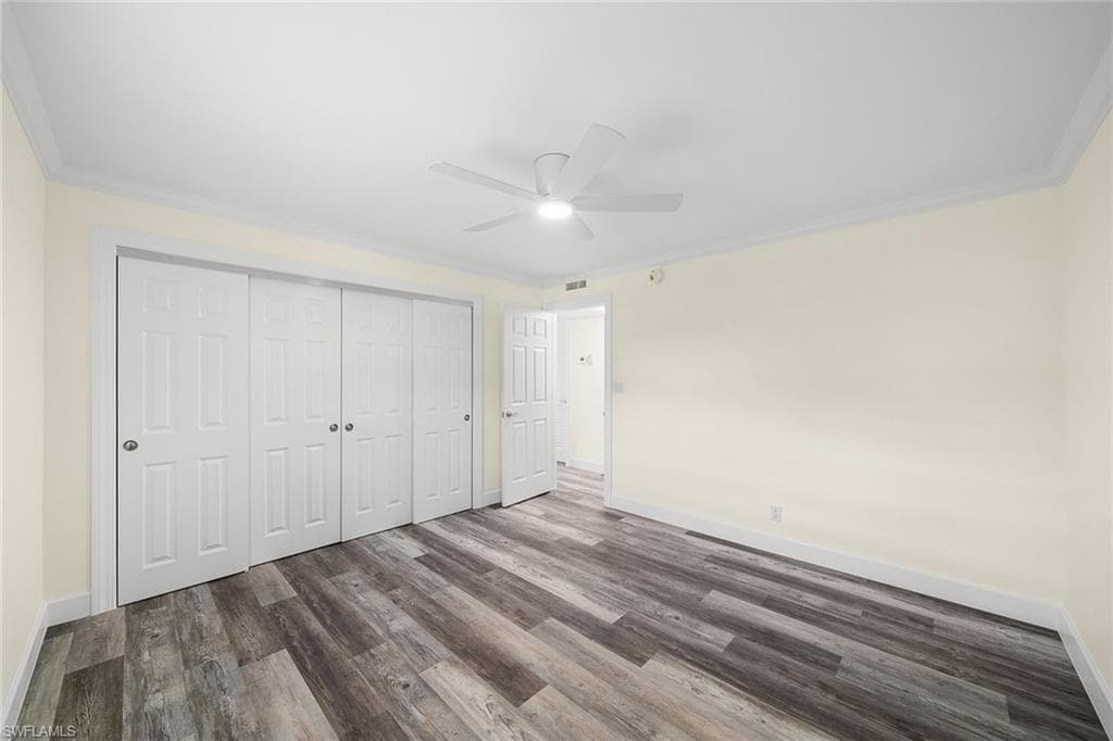 222 Harbour Dr 116, Naples, FL 34103-26