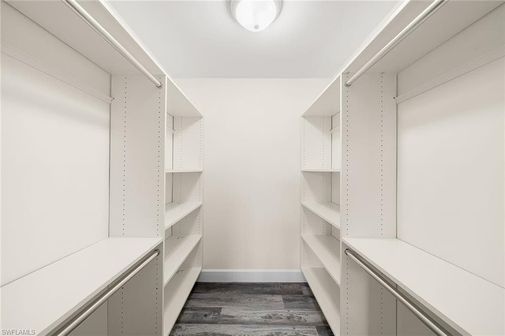 222 Harbour Dr 116, Naples, FL 34103-28