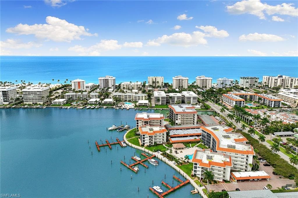 222 Harbour Dr 116, Naples, FL 34103-35