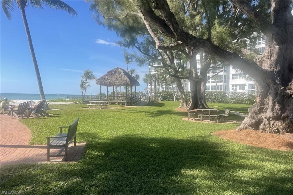 222 Harbour Dr 116, Naples, FL 34103-43