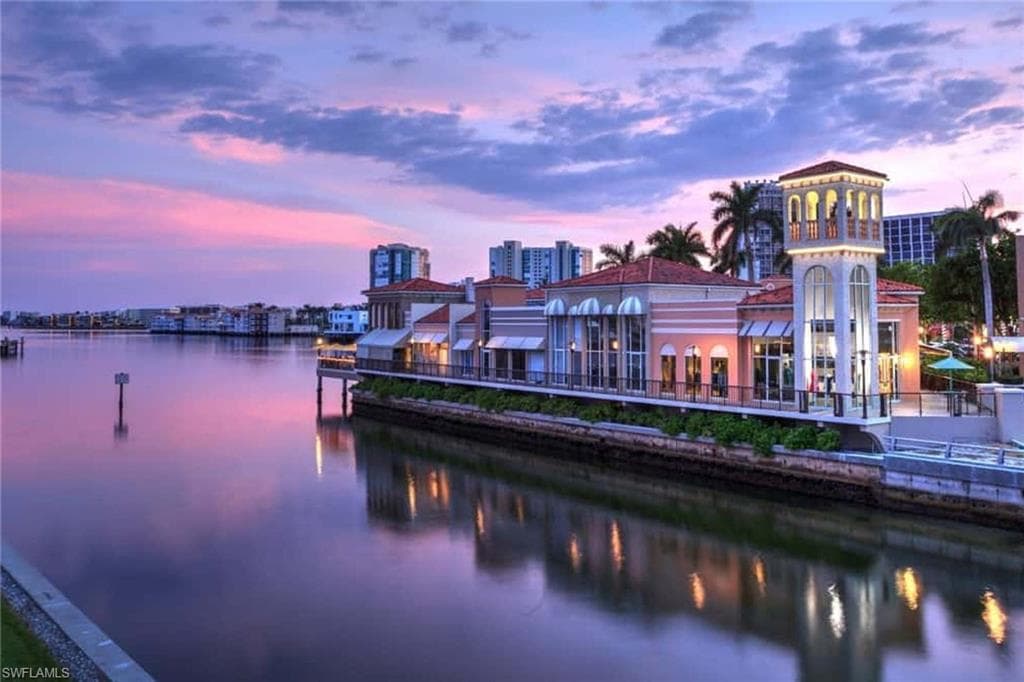 222 Harbour Dr 116, Naples, FL 34103-44