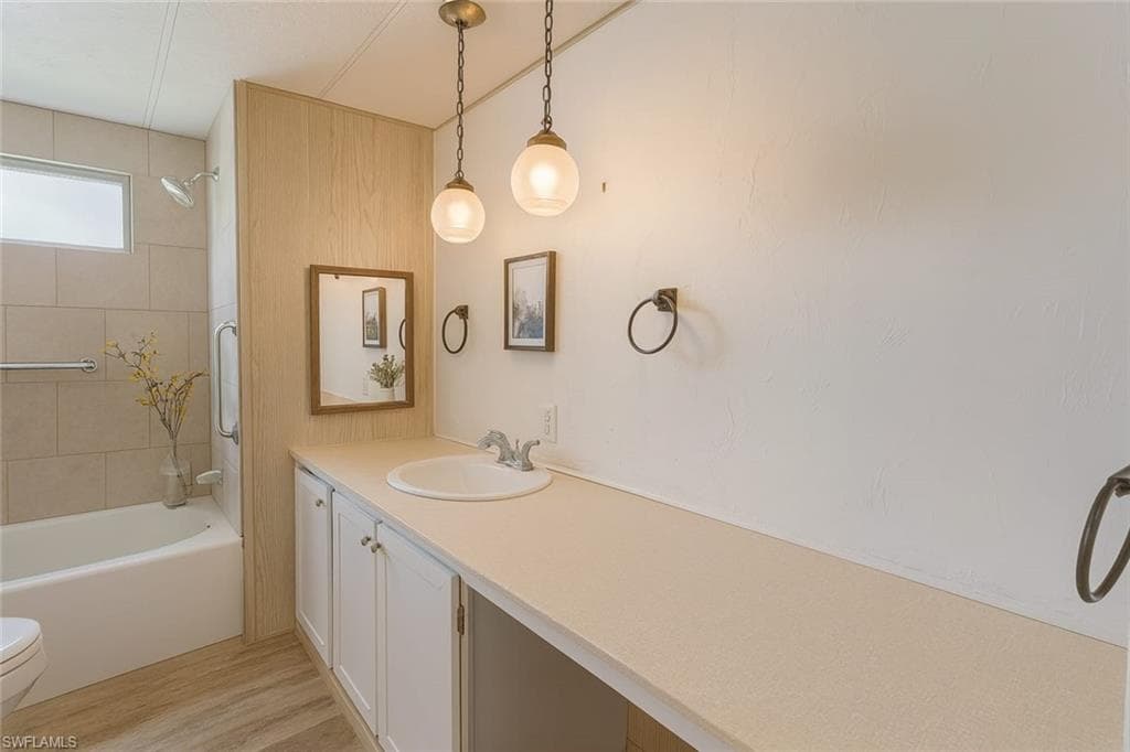72 San Remo Cir, Naples, FL 34112-33